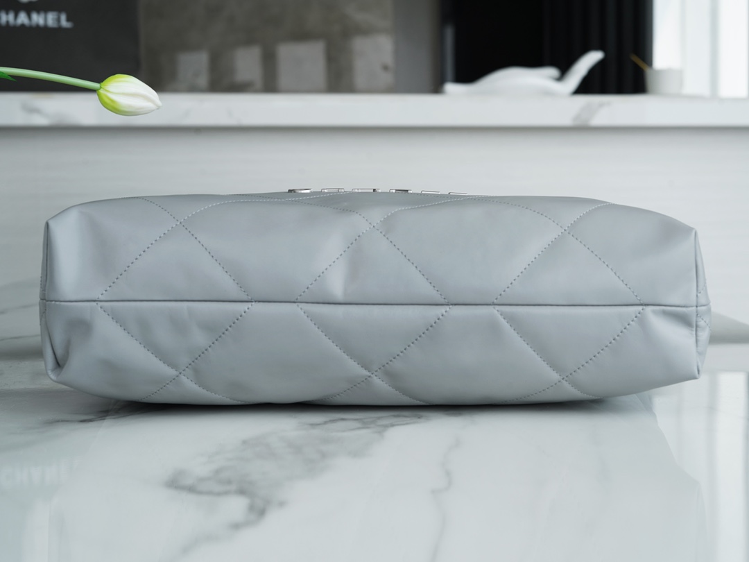 샤넬 22백 미듐 그레이 은장