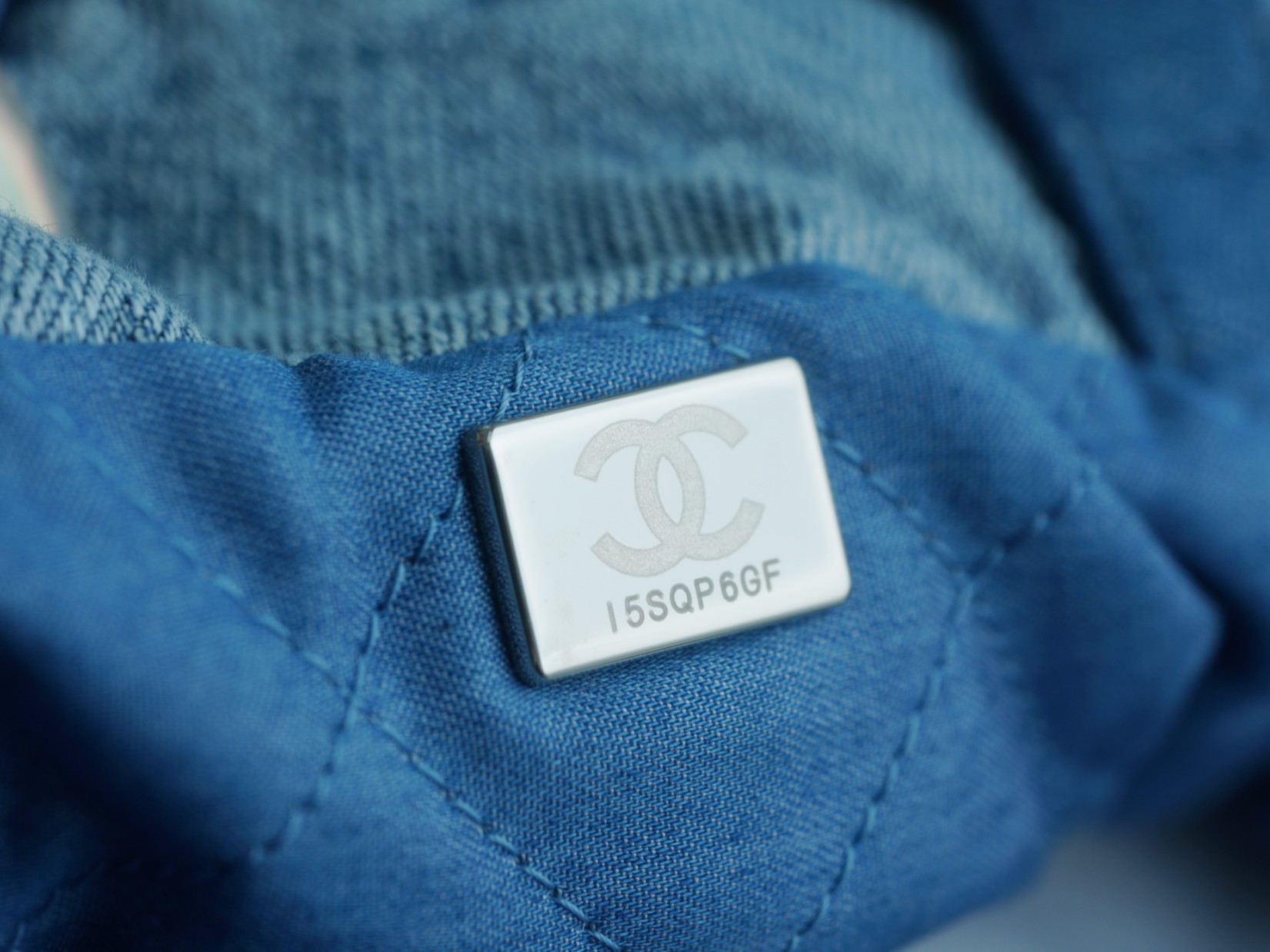샤넬 22백팩 스몰 데님 은장