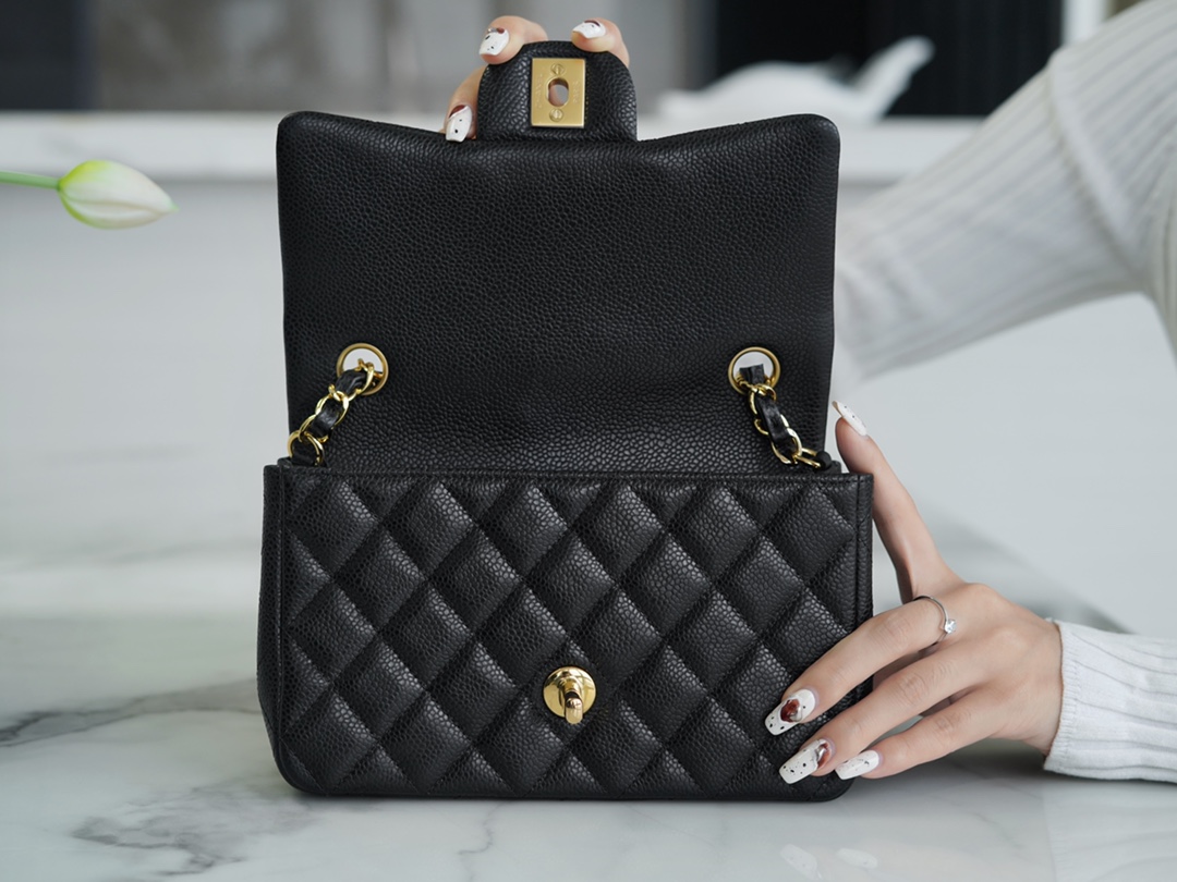 샤넬 클래식 라지 블랙 금장 캐비어