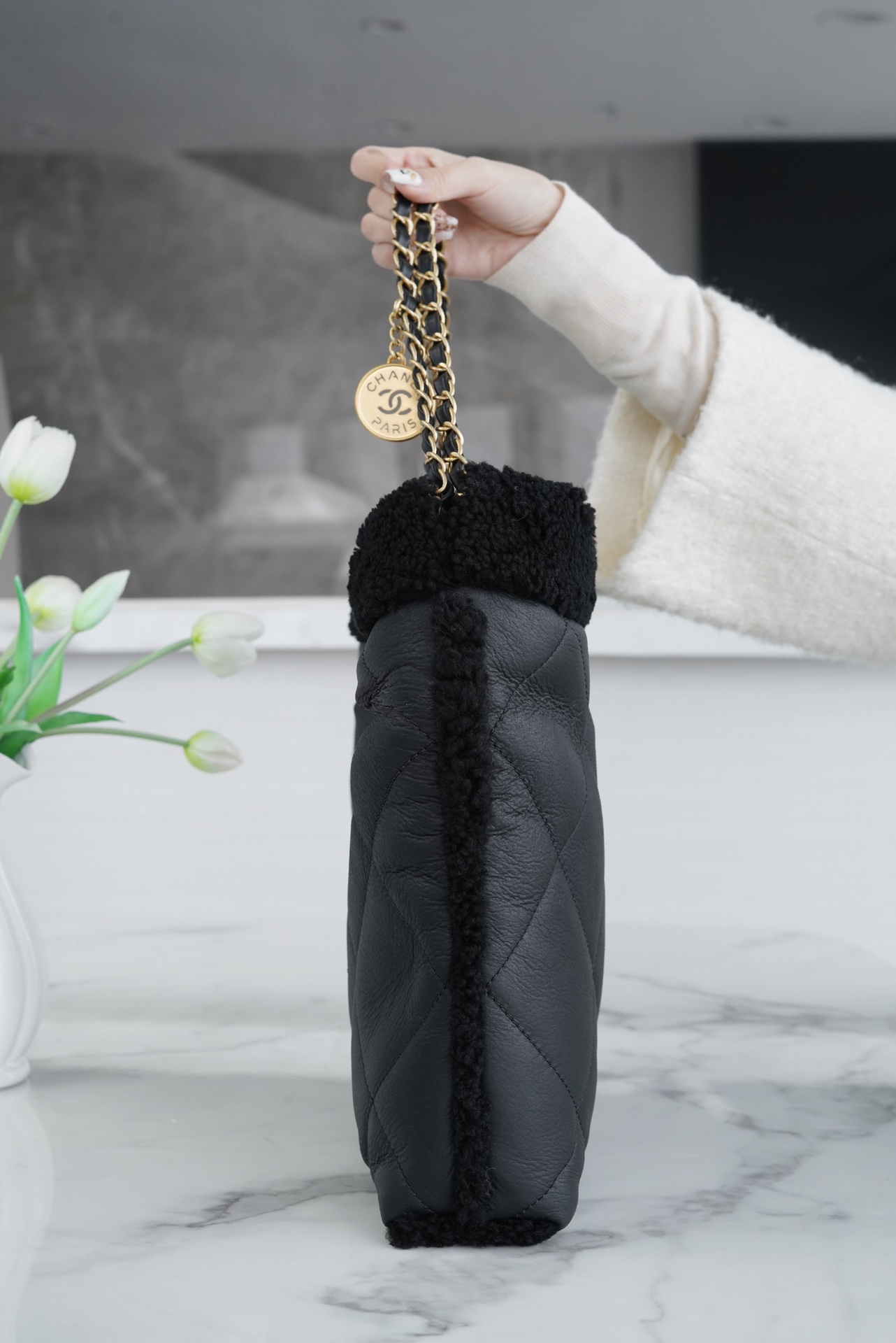샤넬 22백 한정판 테디 블랙