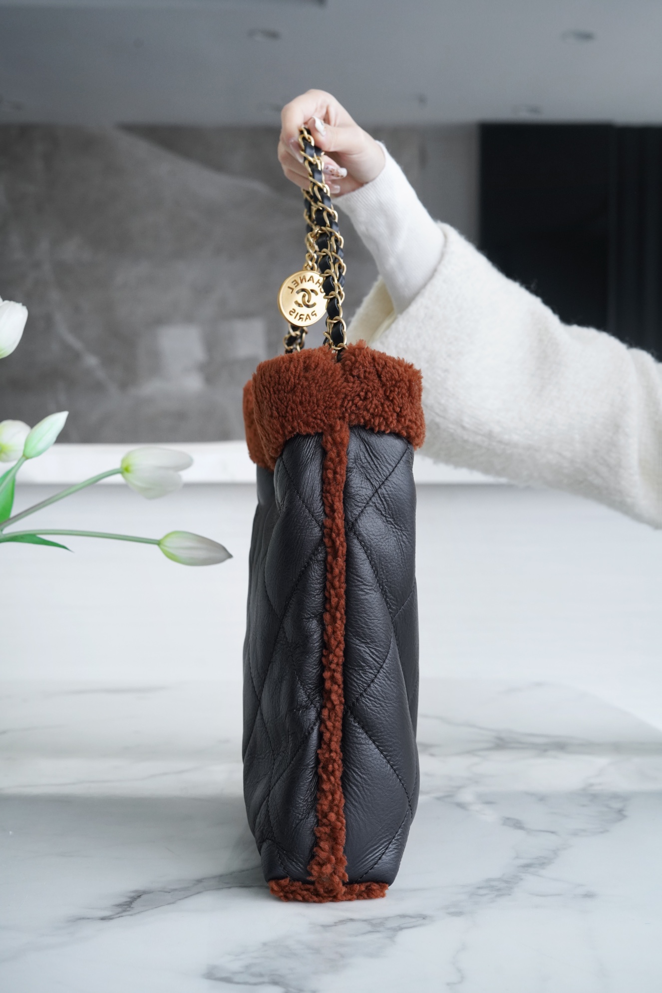 샤넬 22백 한정판 테디 브라운 블랙