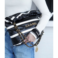 샤넬 24SS 스트라이프 22백 블랙 화이트