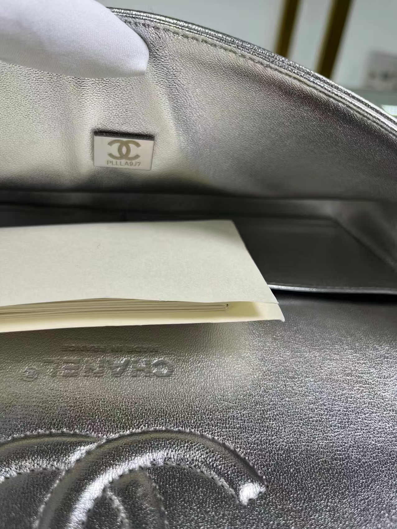 샤넬 클래식 미디움 램스킨 실버 은장