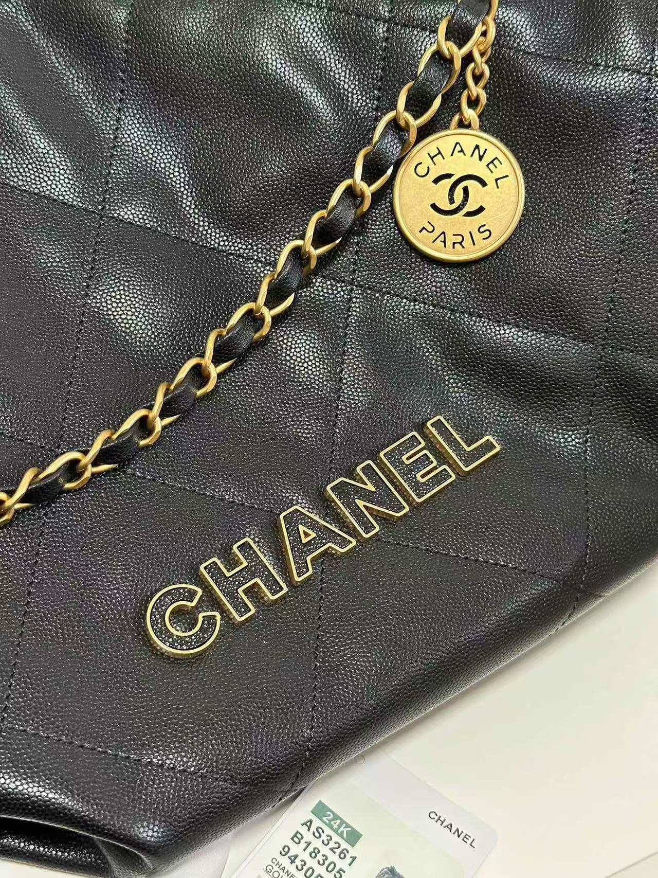 샤넬 22백 스몰(캐비어 소재)