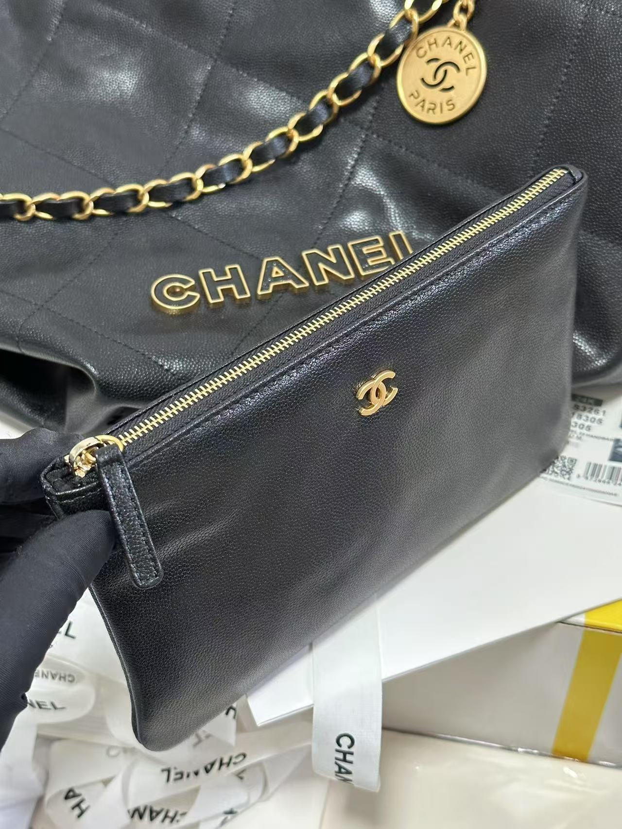 샤넬 22백 스몰(캐비어 소재)