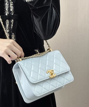 샤넬 24C 뉴시즌 체인 플랩백 22 AS2649