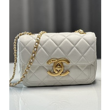 샤넬 24B 미니 램스킨 플랩 백