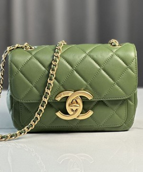 샤넬 24B 미니 램스킨 플랩 백