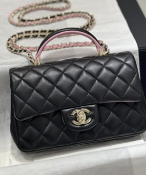 샤넬 핸들 미니 CF 플랩백 램스킨 블랙핑크