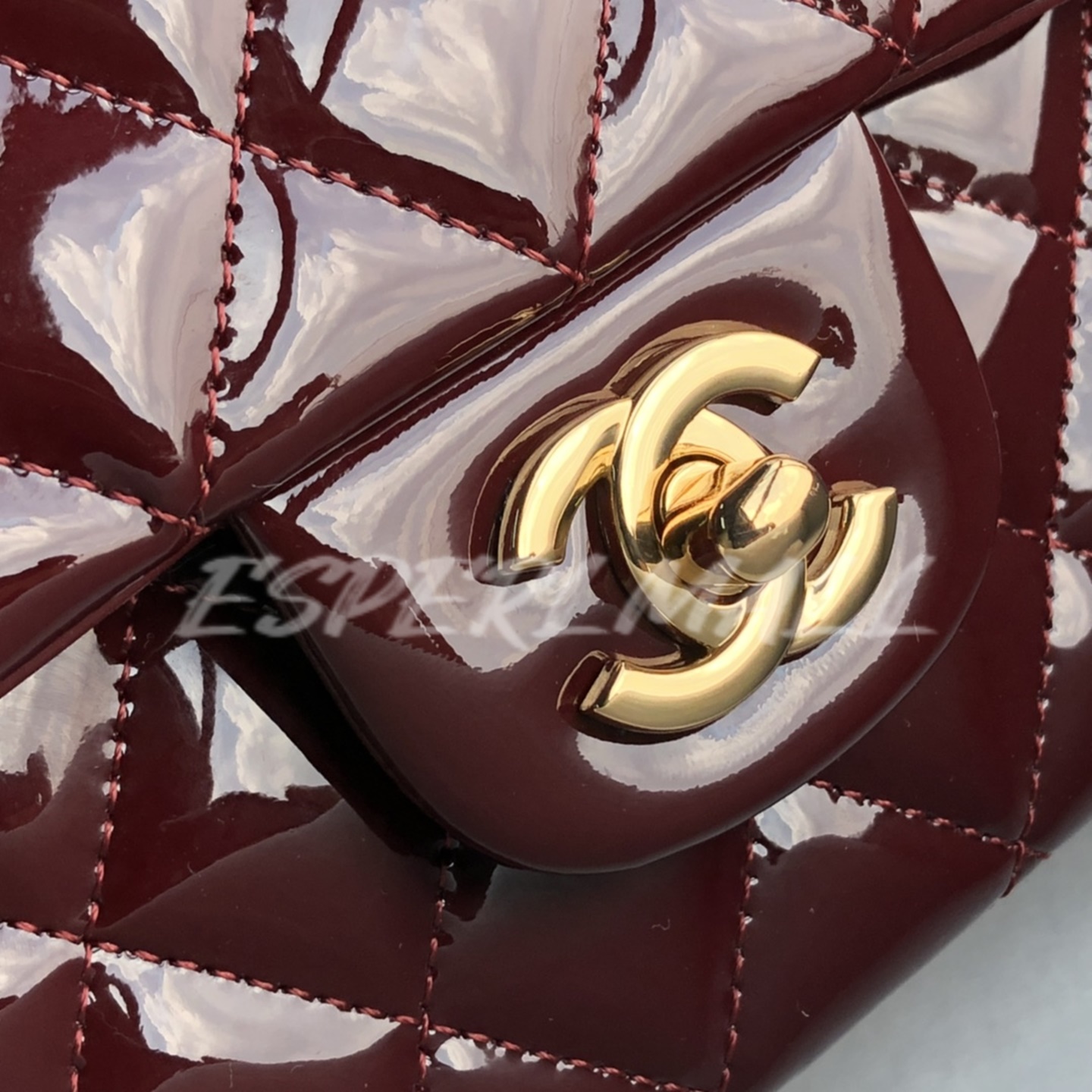 샤넬 클래식 미디움 플랩백 페이던트 버건디