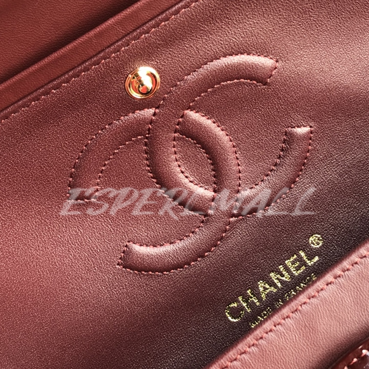 샤넬 클래식 미디움 플랩백 페이던트 버건디