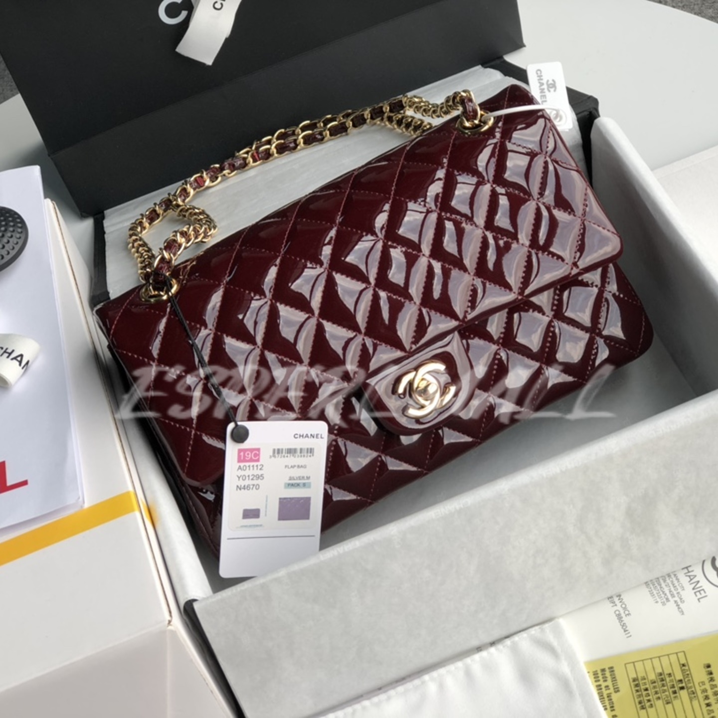 샤넬 클래식 미디움 플랩백 페이던트 버건디