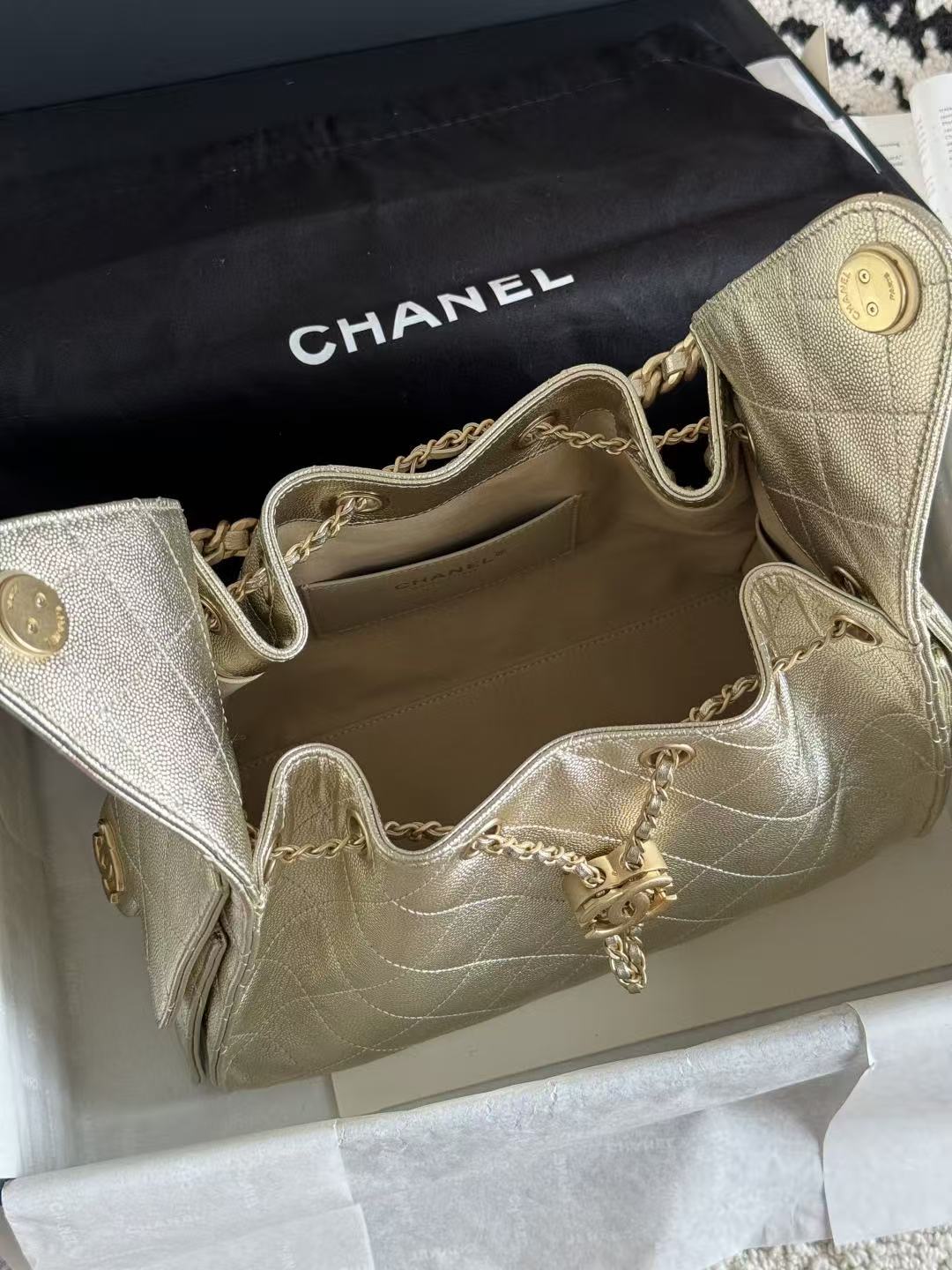 샤넬 25백 미듐 골드