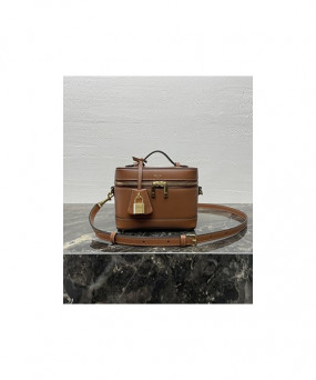 셀린느 베니티 내츄럴 카프스킨