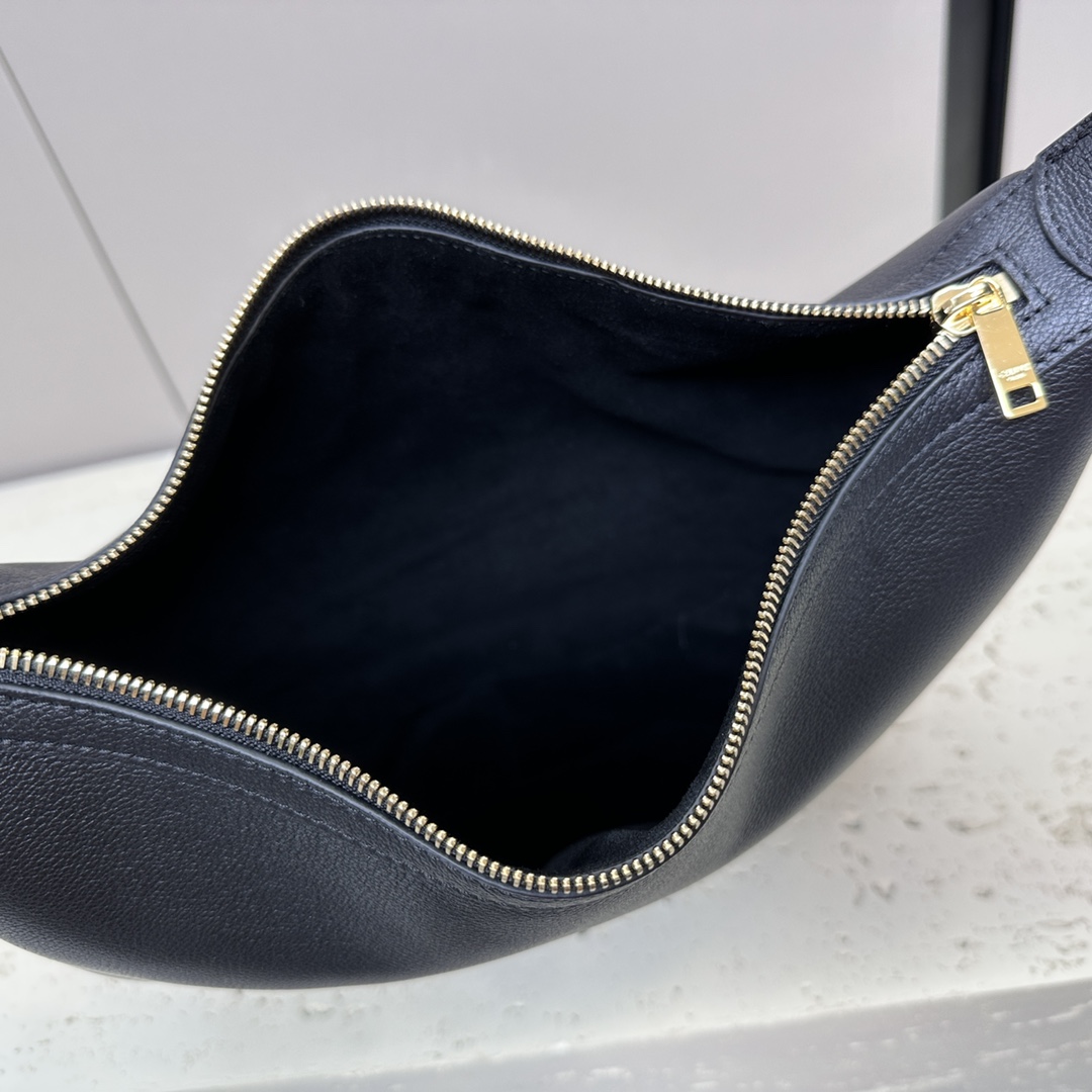 셀린느 헬로이즈 백 블랙