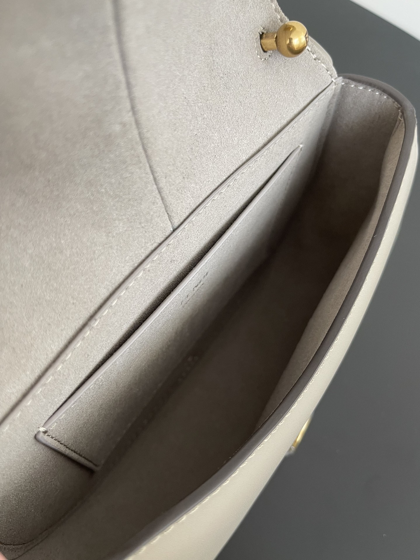 펜디 커몬 미니 푸시아 레더백 그레이