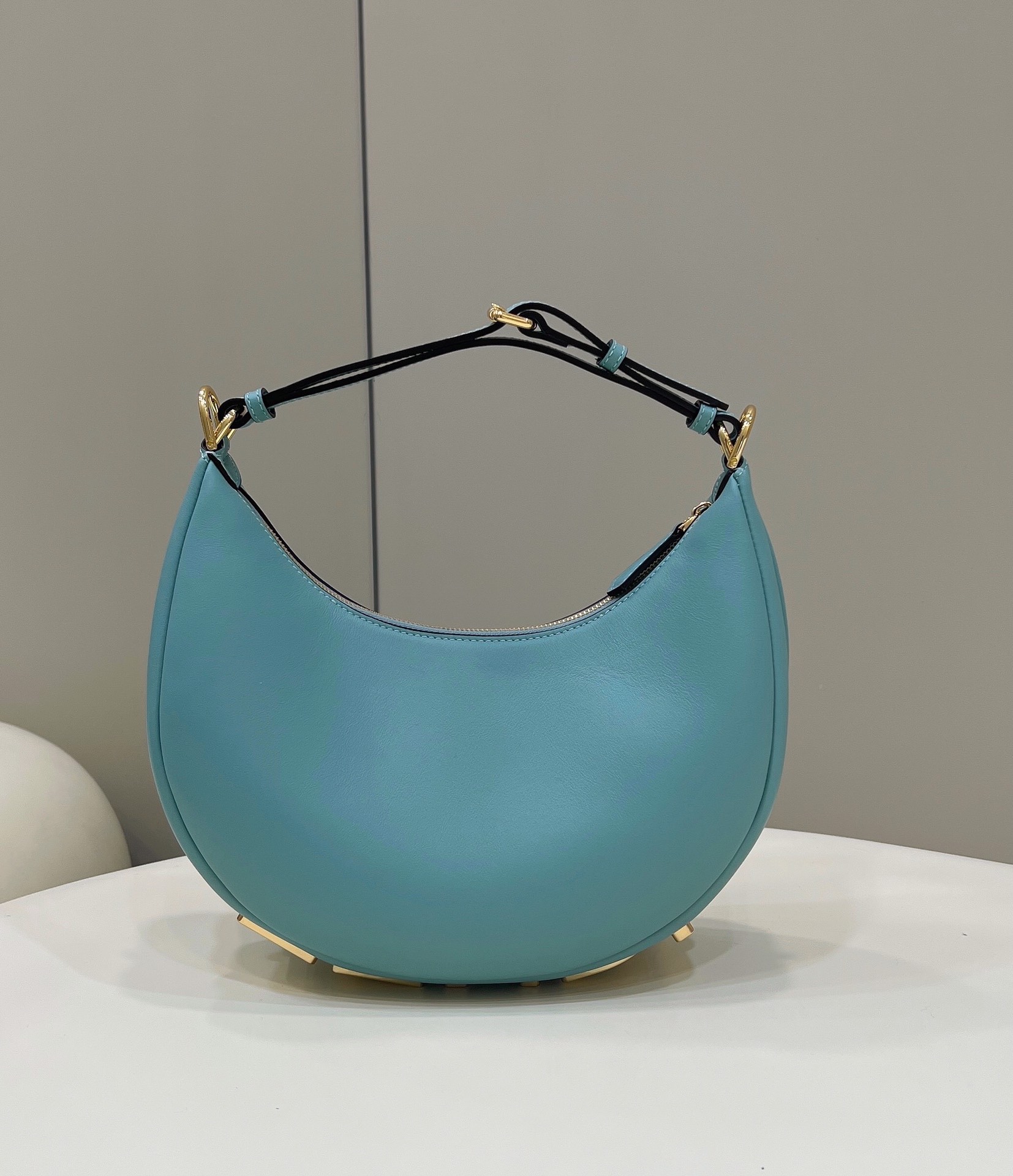 펜디 그라피 스몰 백 민트 그린