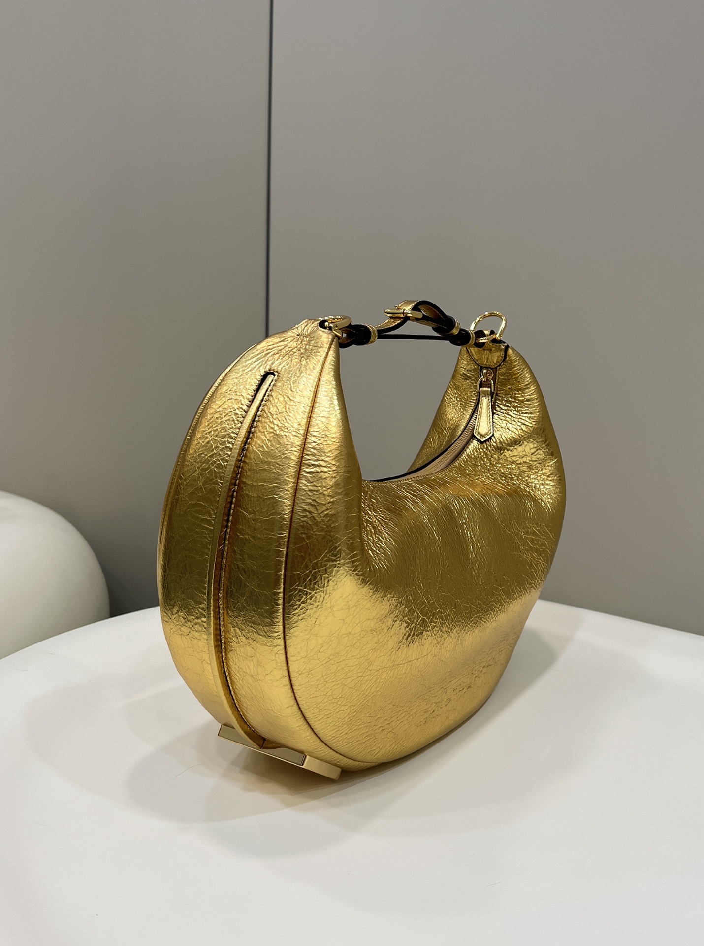 펜디 그라피 스몰 백 골드