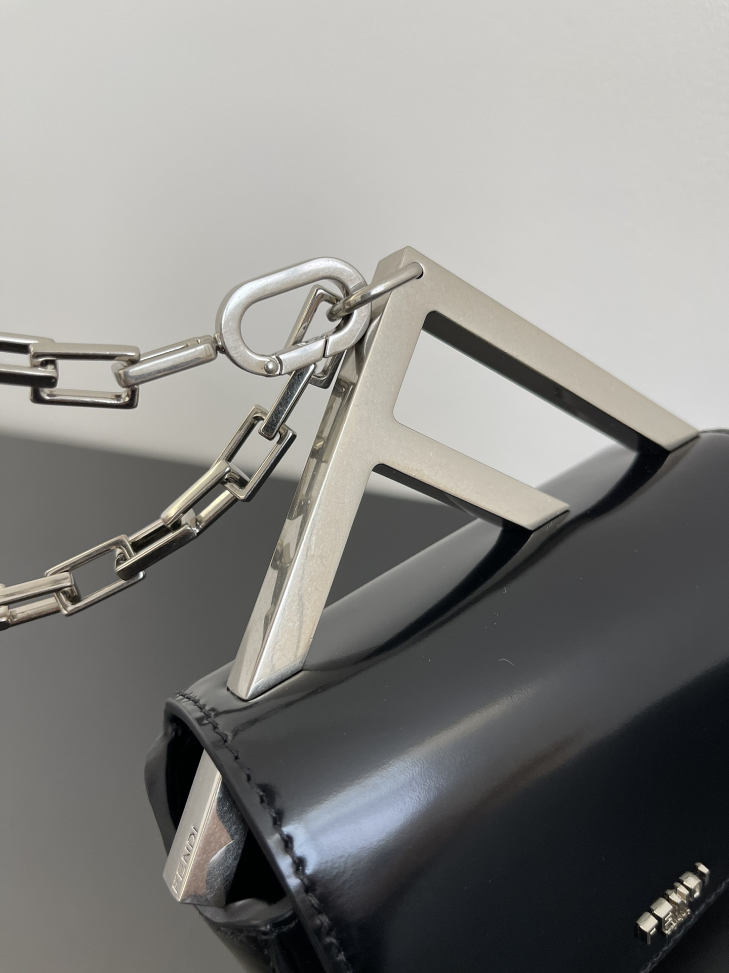 펜디 나노 백 F 블랙