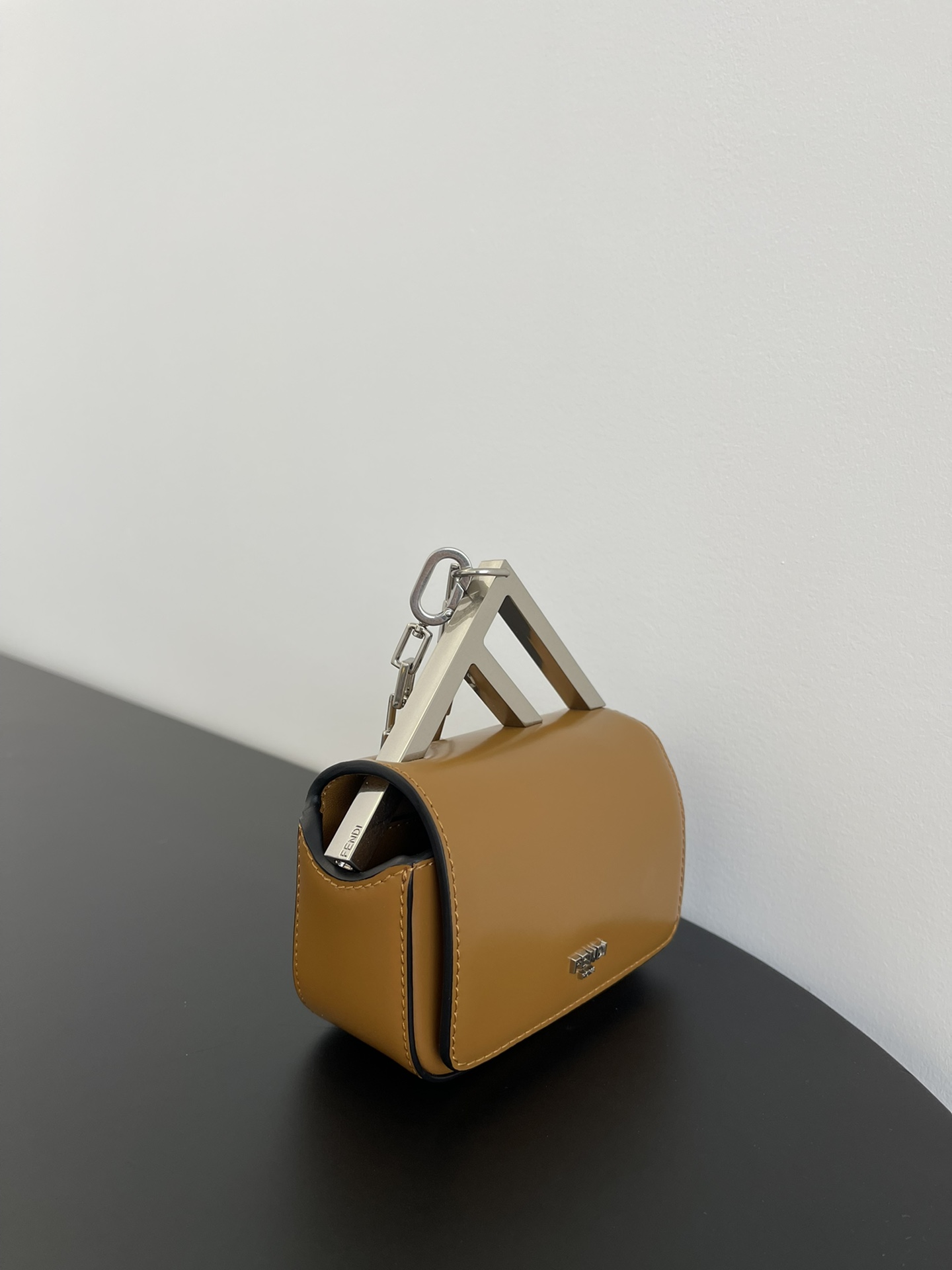 펜디 나노 백 F 브라운