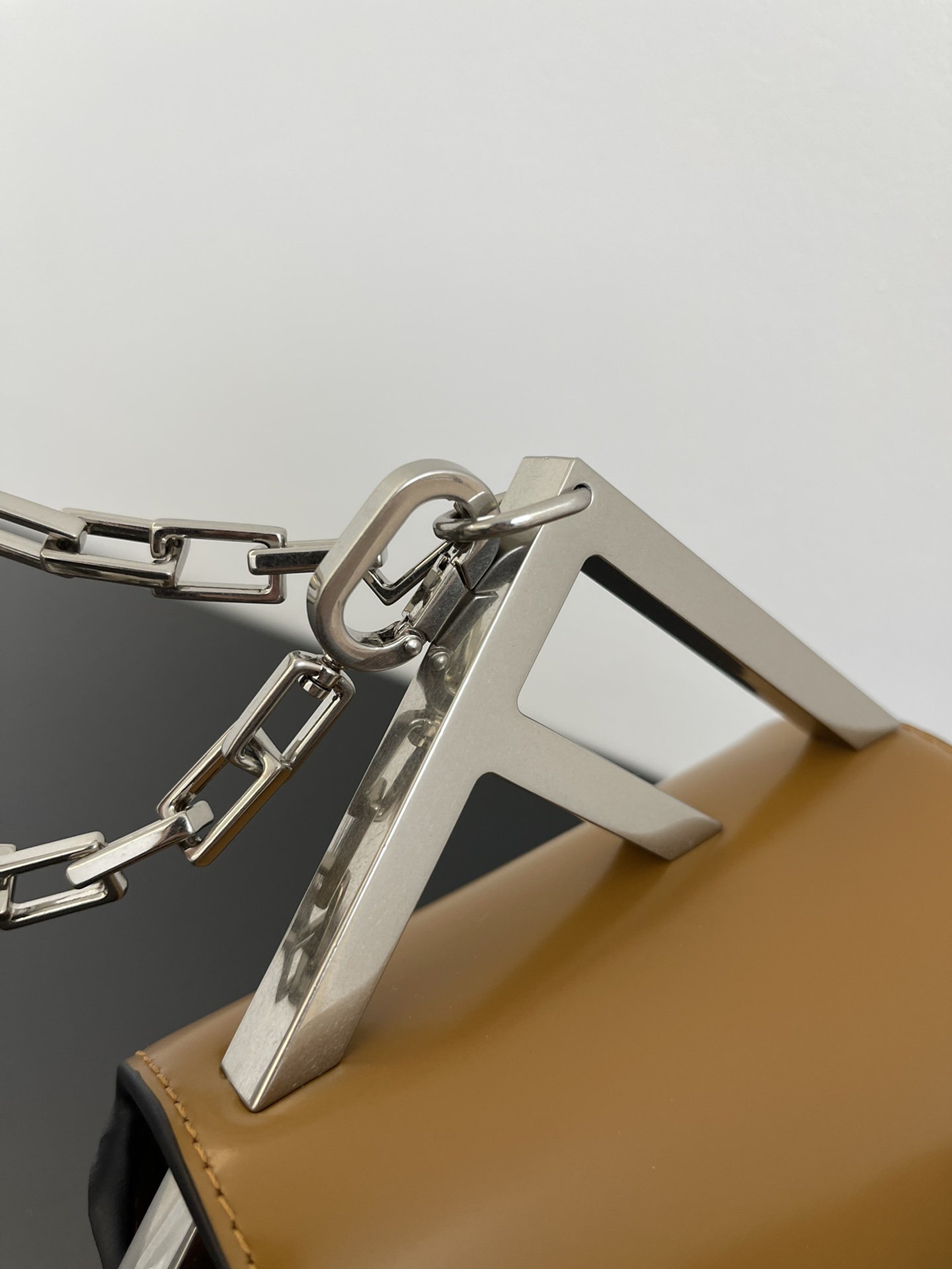 펜디 나노 백 F 브라운