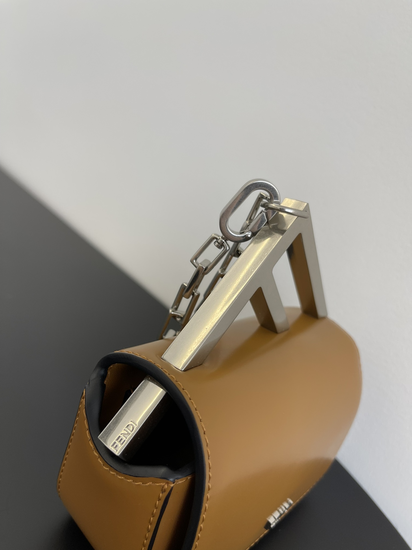 펜디 나노 백 F 브라운