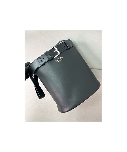 프라다 25ss 버클 숄더 백 1BE085
