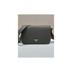 프라다 레더 삼각 로고 2VD075