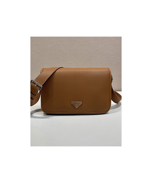 프라다 레더 삼각 로고 2VD075