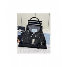 프라다 라지 레더 토트 백 1BG570