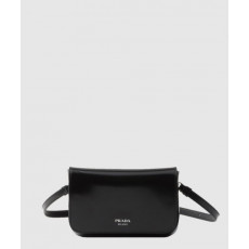 프라다 숄더 스트랩이 있는 가죽 미니백 2VD061