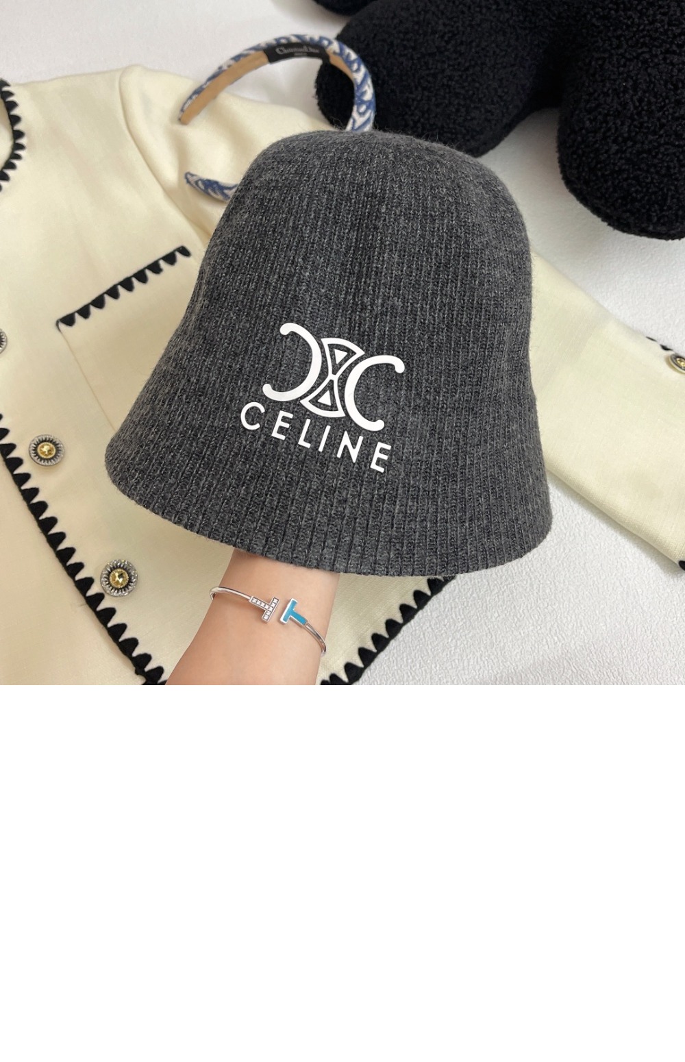 셀린느 니트 벙거지 2AT341