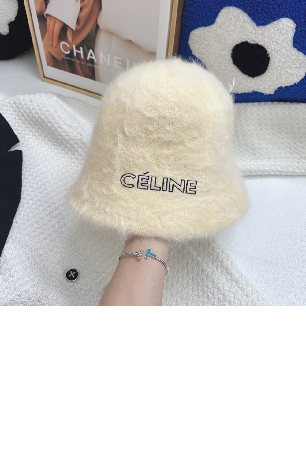 셀린느 램스울 벙거지 2AT1ES