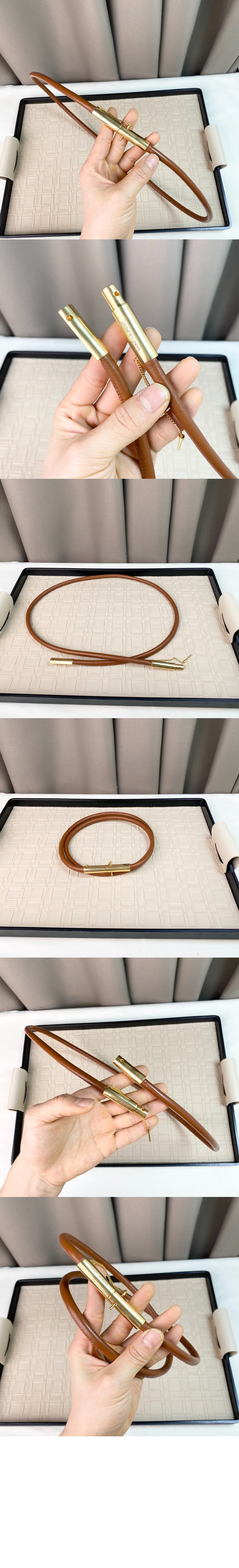 생로랑 부드러운 가죽 소재의 T-바 버클 벨트 756469