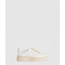 구찌 GG 엠보스 스니커즈 684911