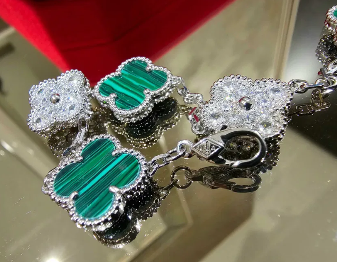 빈티지 알함브라 브레이슬릿, 모티브 5개