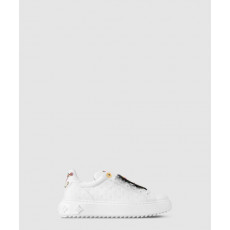 루이비통 지금 한 분이 진행을 하고 계십니다.