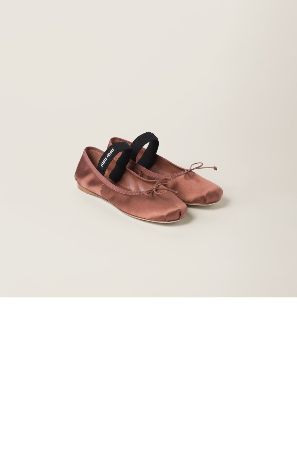 미우미우 새틴 발레리나 5F794D