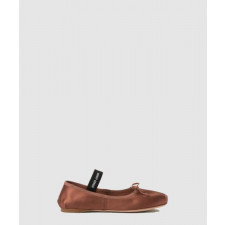 미우미우 새틴 발레리나 5F794D