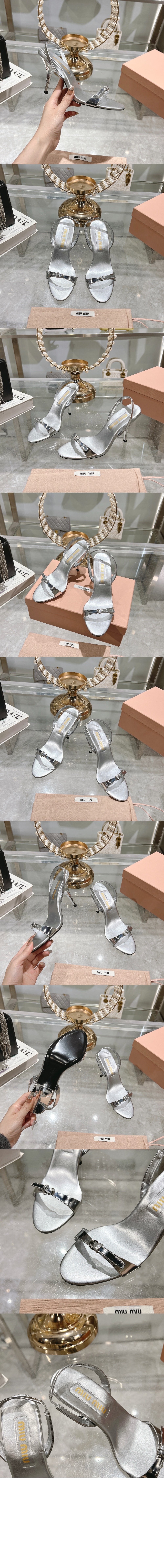 미우미우 에나멜 가죽 샌들 5X343E