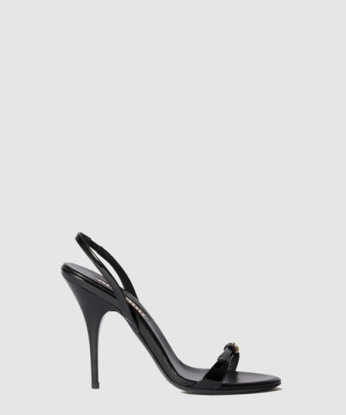 미우미우 에나멜 가죽 샌들 5X343E