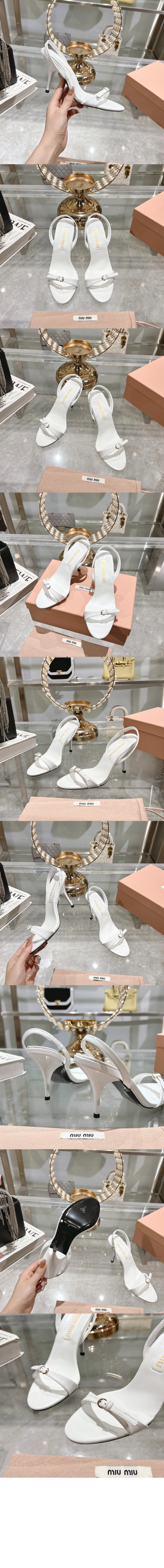 미우미우 에나멜 가죽 샌들 5X343E