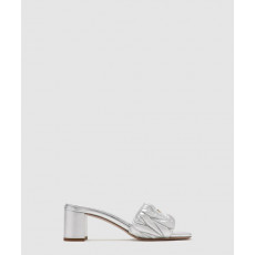 미우미우 마틀라세 나파 가죽 슬라이드 5XX657