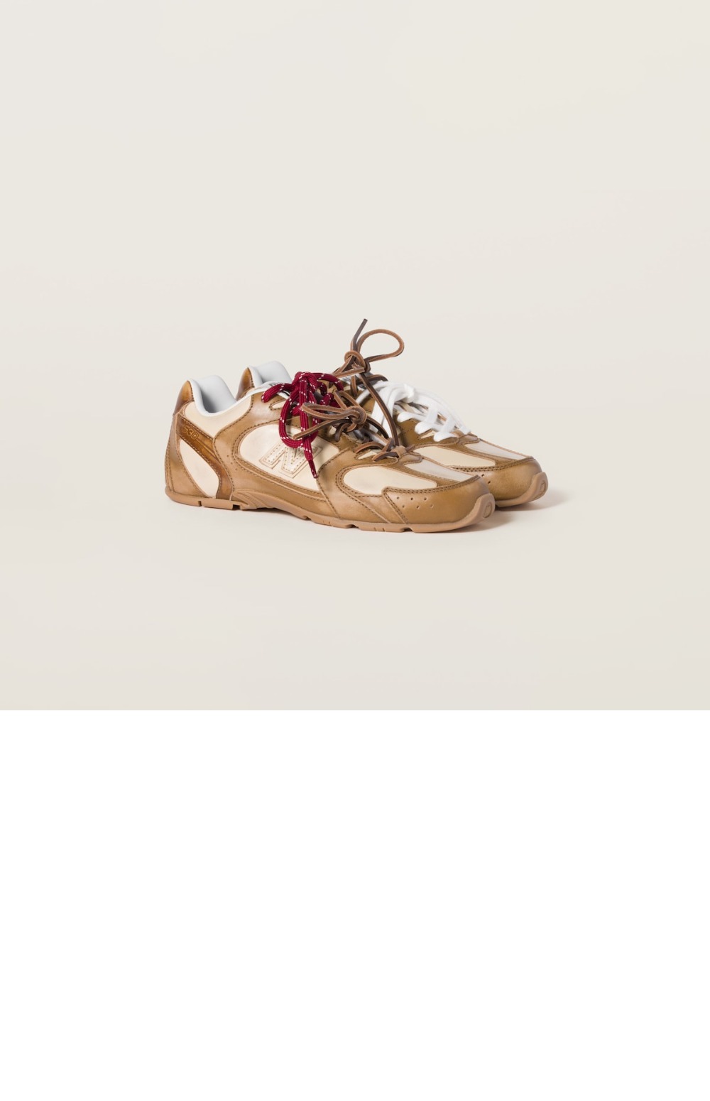 미우미우 530 SL 테코 송아지 가죽 스니커즈 5E165E