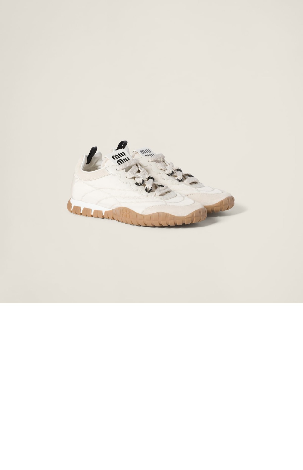 미우미우 타이어 기능성 소재 및 스웨이드 스니커즈 5E417E