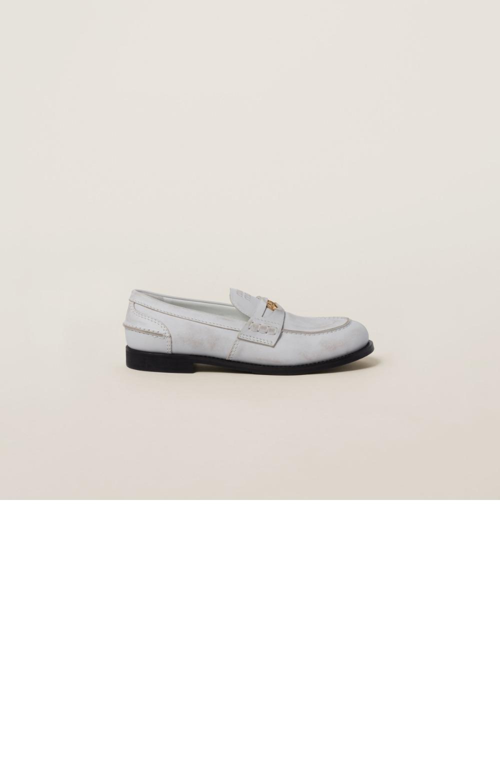 미우미우 빈티지 효과 가죽 페니 로퍼 5D773D