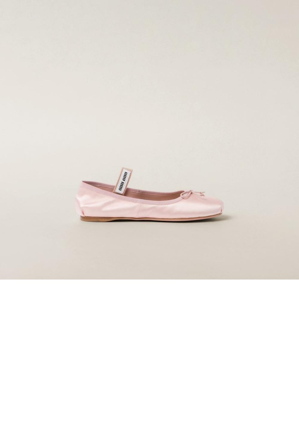 미우미우 새틴 발레리나 5F794D