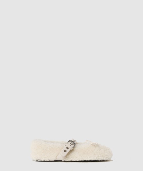 미우미우 가죽 발레리나 5F272E