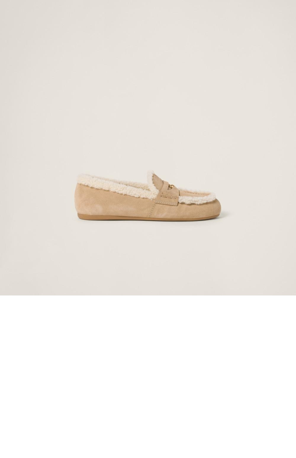 미우미우 스웨이드 로퍼 5D273E