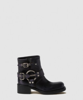 미우미우 빈티지 룩 가죽 부티 5T953D